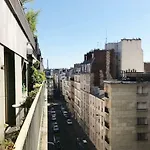 My Cosy Little Paris Studio Eiffel Tower View And Balcony