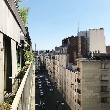 My Cosy Little Studio Eiffel Tower View And Balcony Apartment *